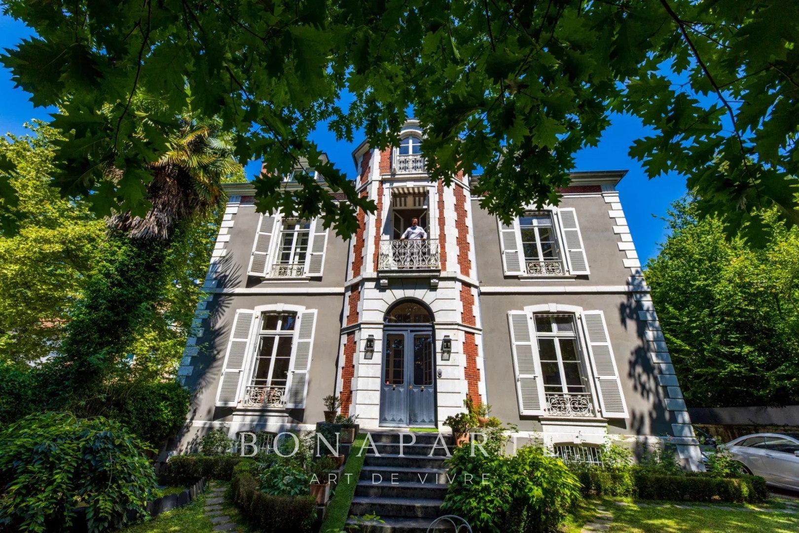 Maison de luxe à vendre dans le quartier Pau Sud