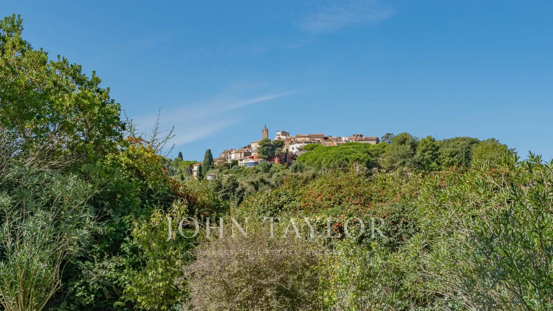 Luxury house for sale in the district Saint Martin-Le Miracle