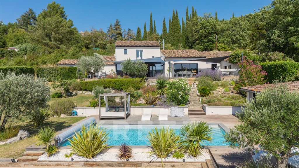 Luxury house for sale in Pierrevert