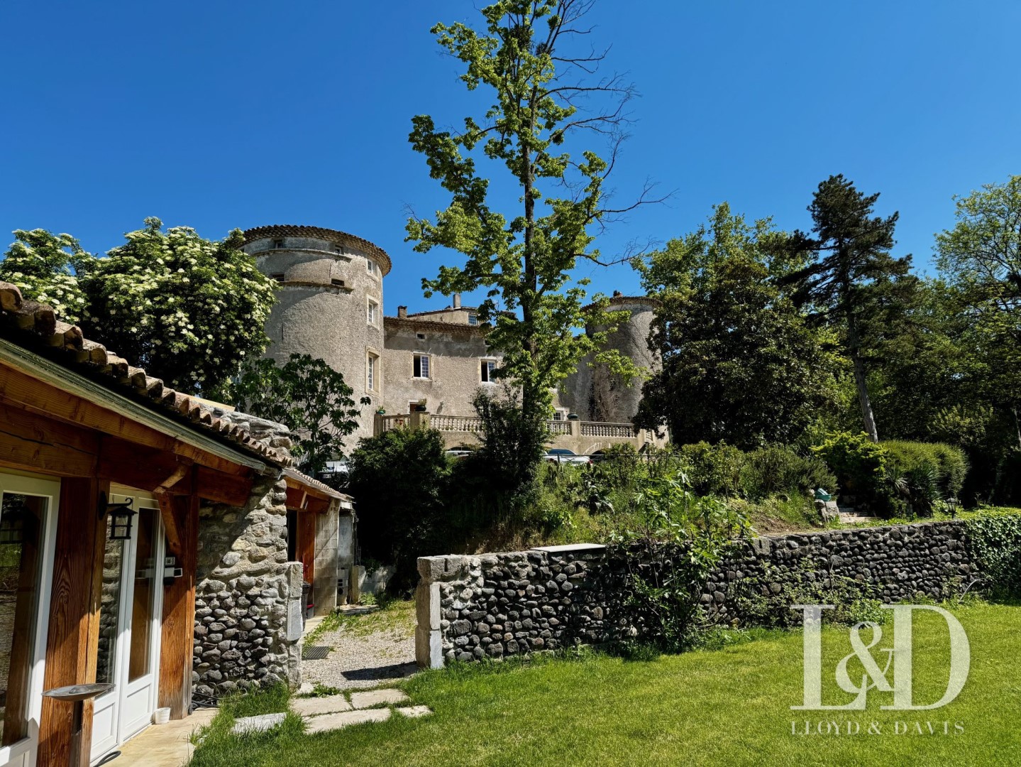 Château à vendre à Chomérac