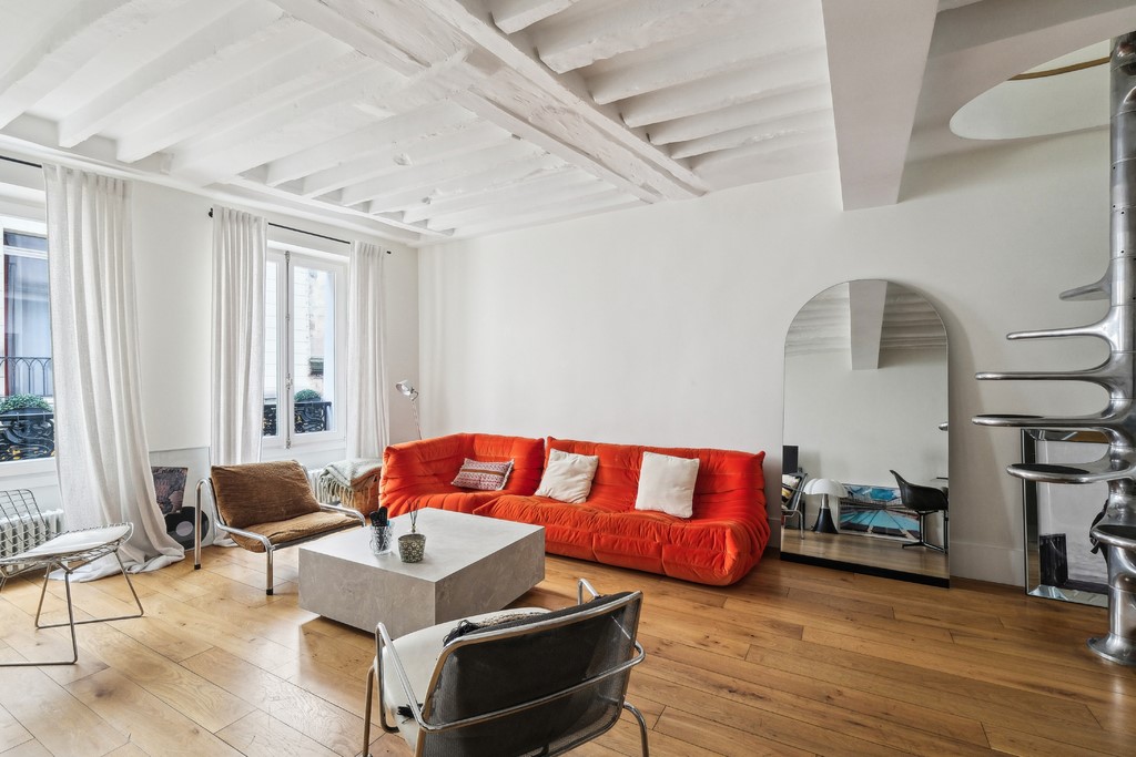Duplex de luxe à vendre dans le quartier Arts et Métiers