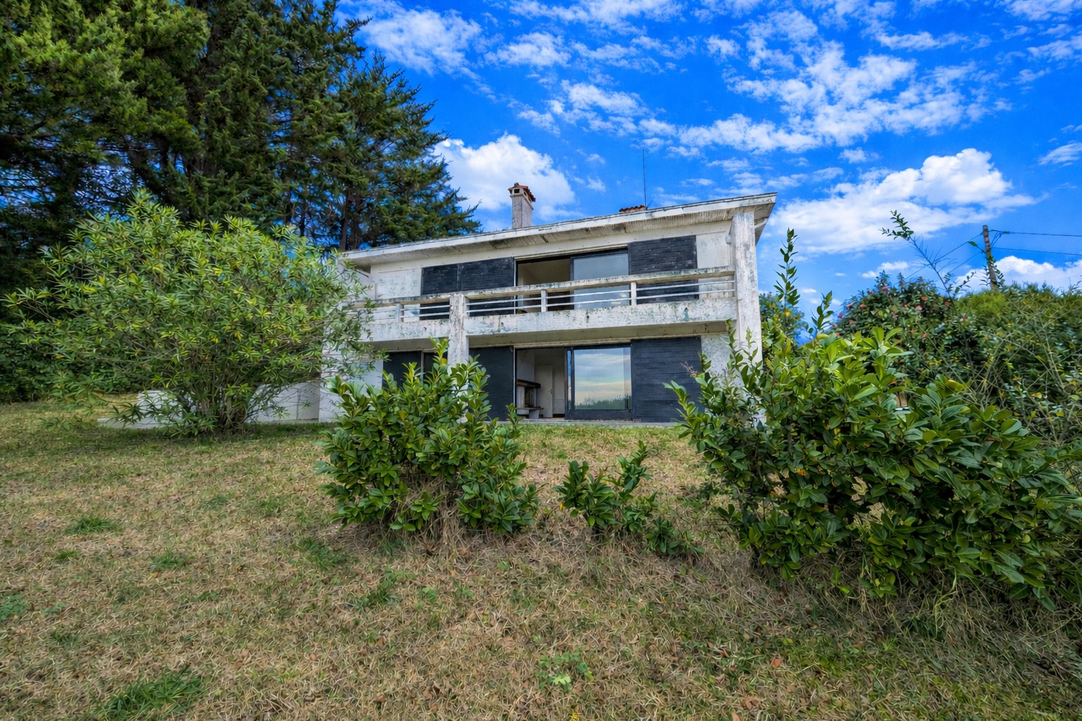 Luxury villa for sale in the district Gare-Joncaux
