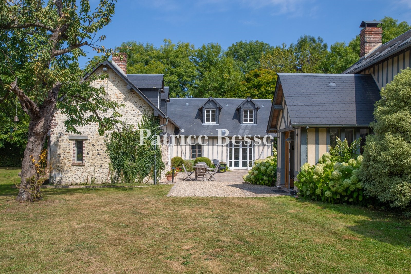 Manor house for sale in Honfleur