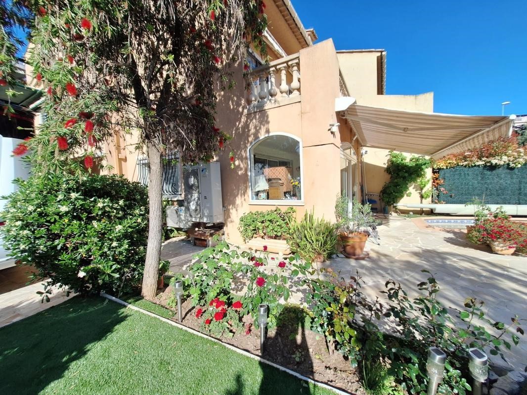 Luxury villa for sale in the district Le Grimond-Plateaux Fleuris-Valliere