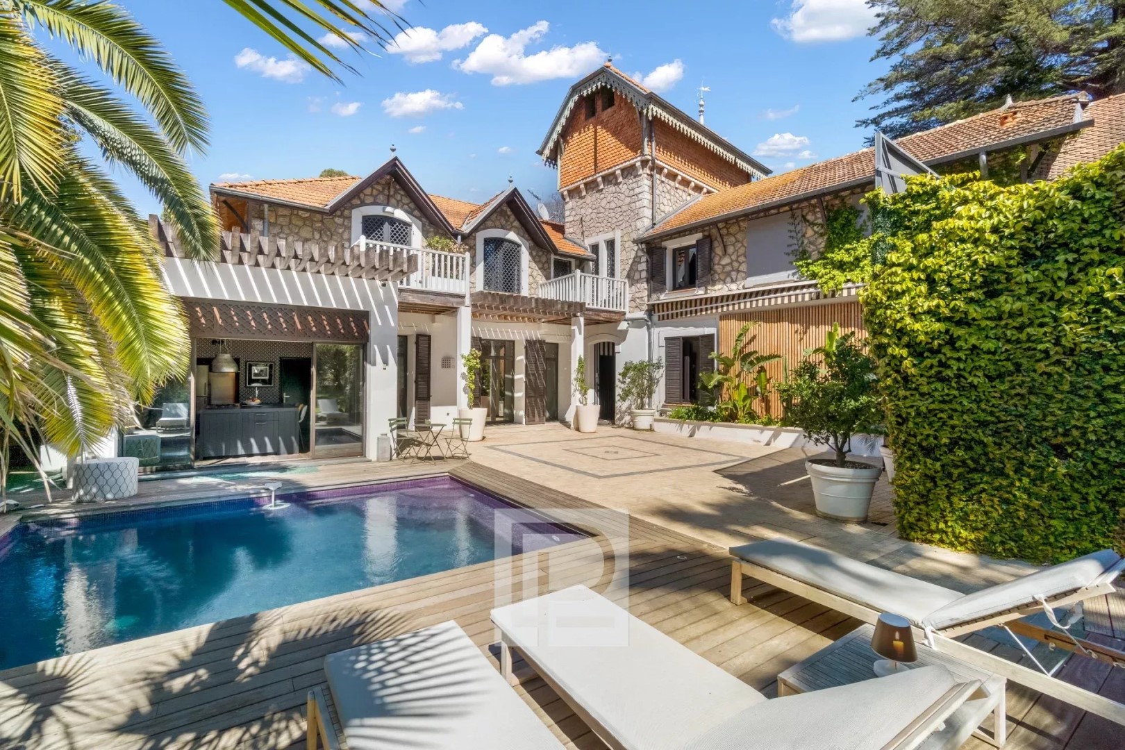 luxe huis te koop in Le Riou