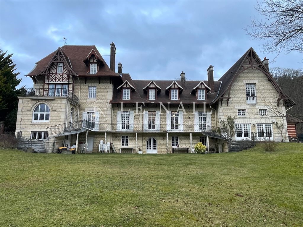 Castle for sale in Compiègne