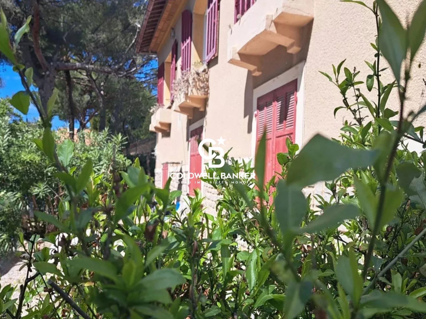 Luxury apartment for sale in the district Centre Ville