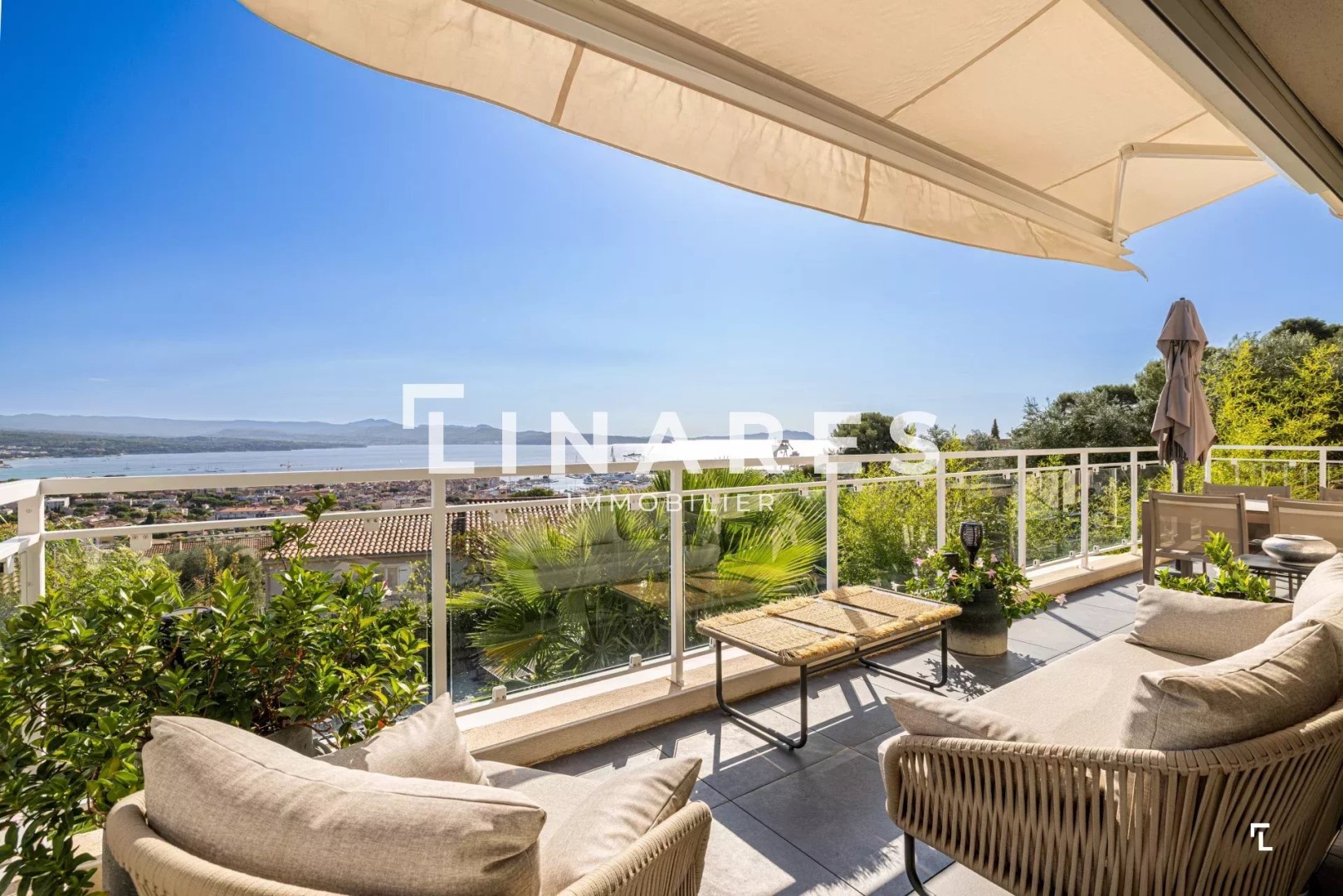 Luxury villa for sale in the district Les Cretes