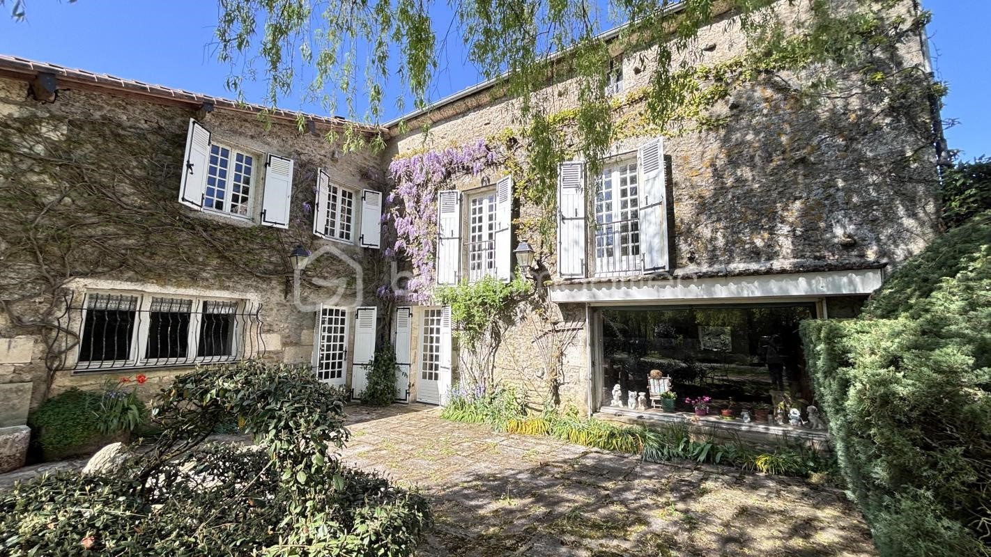 propriété à vendre à Échiré