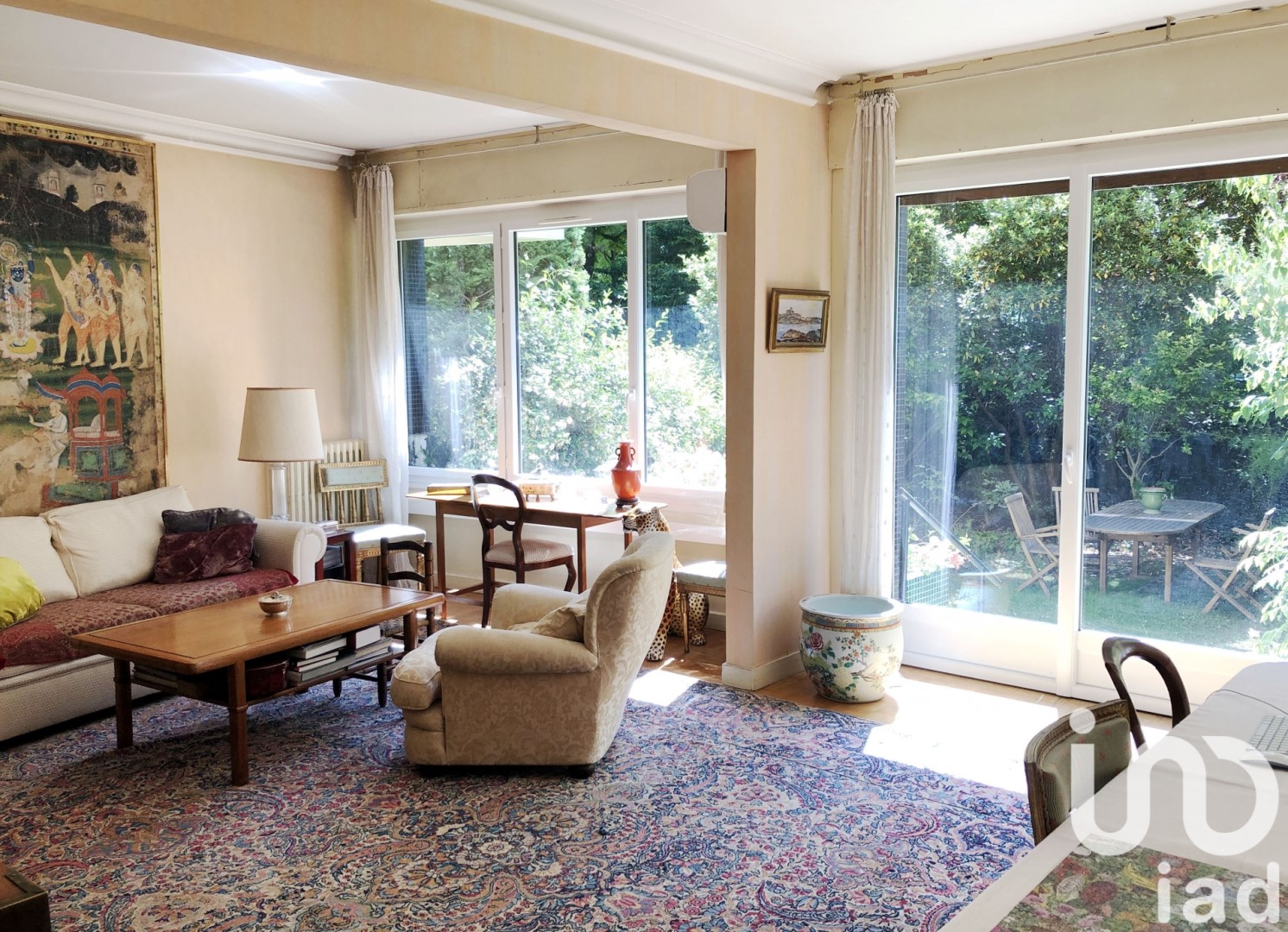 Luxury apartment for sale in the district Ile de la Jatte-Parc d'Orléans