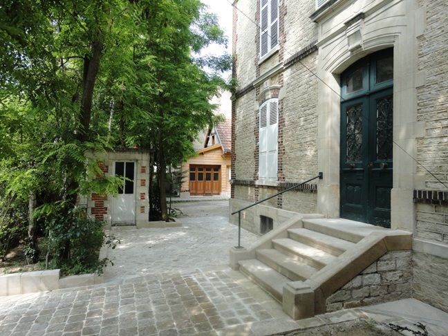 Au fil de Troyes. Les pavés en pierre.