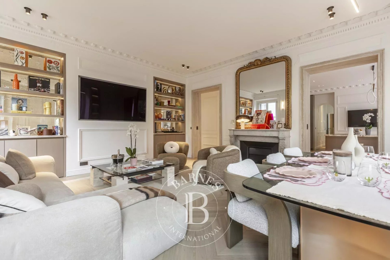 Luxury apartment for rent in the district Auteuil Nord