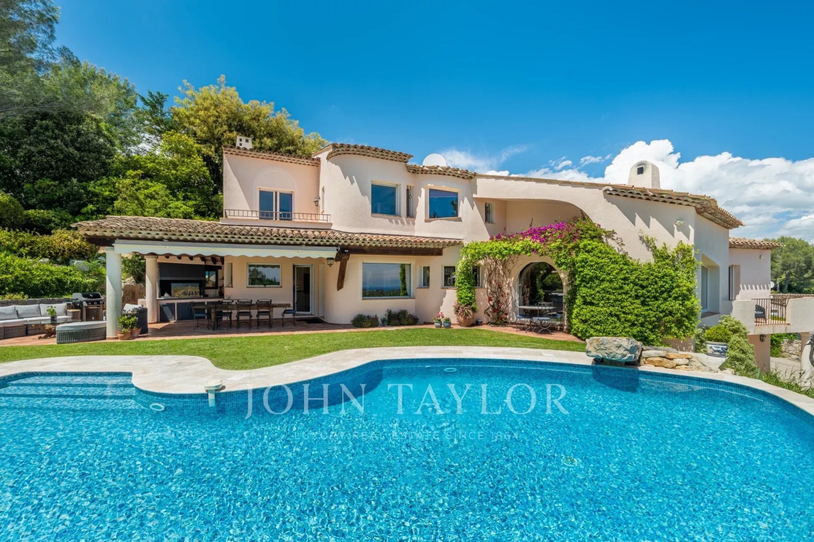 Villa de luxe à vendre à Valbonne