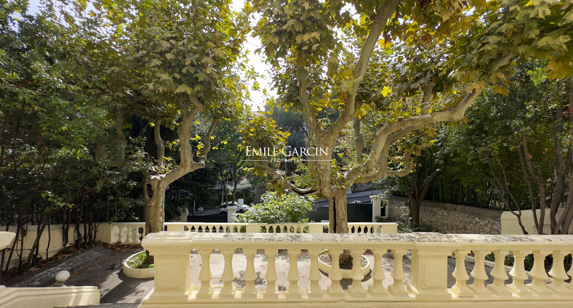 Private mansion for sale in the district Périer