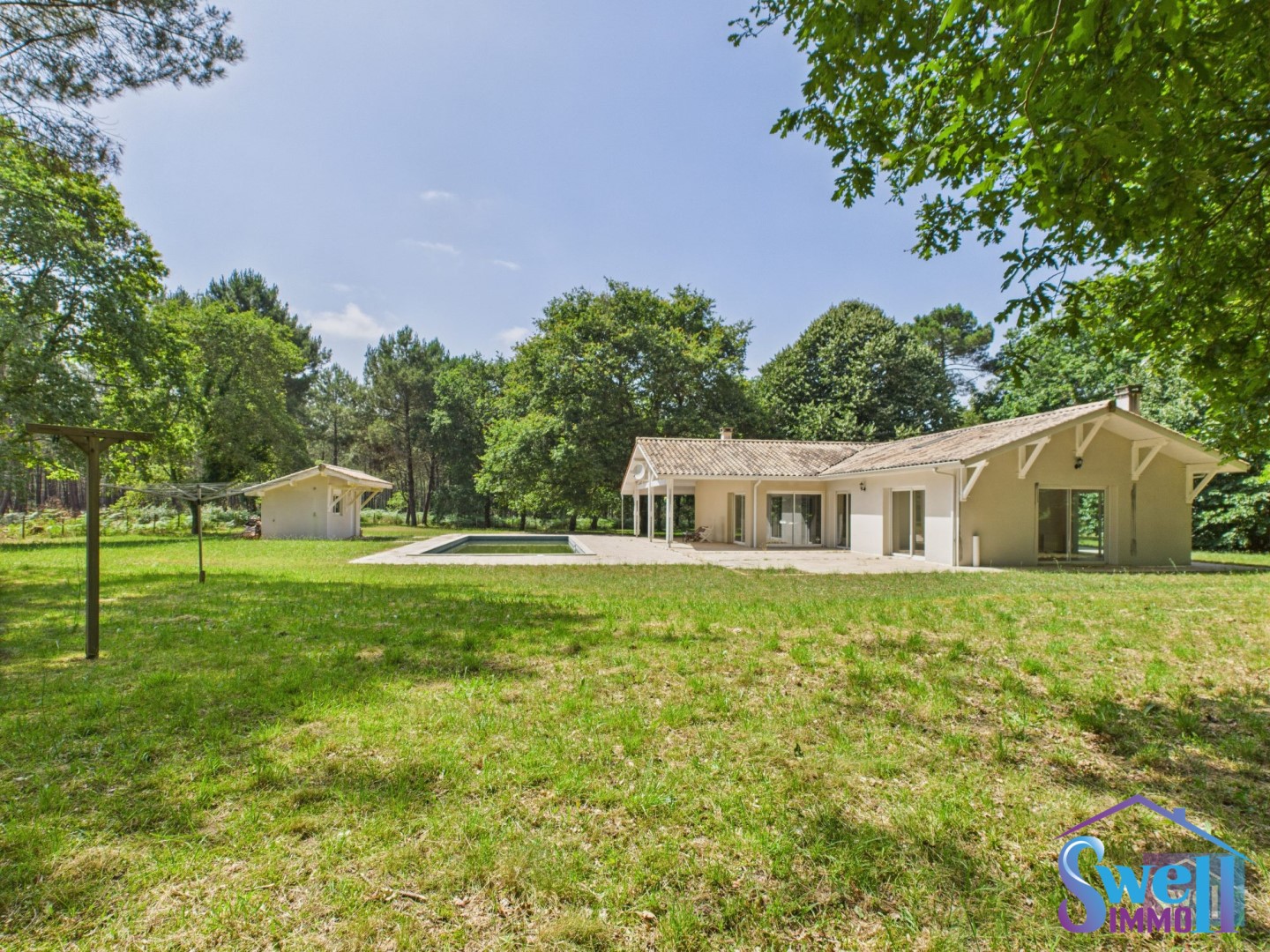 Hedendaagse woning te koop in Castets