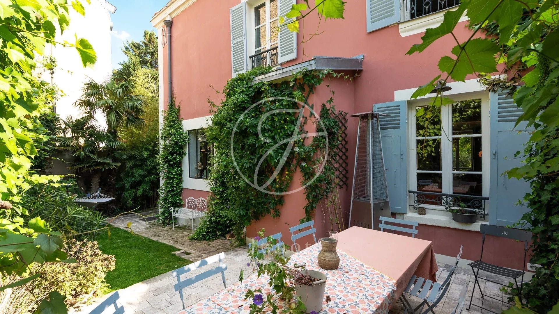 Luxury house for sale in the district Dhuys-Hoche