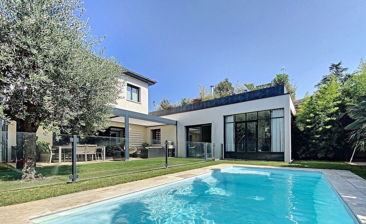Maison de luxe à vendre dans le quartier Champvert-Point du Jour-Saint Irénée