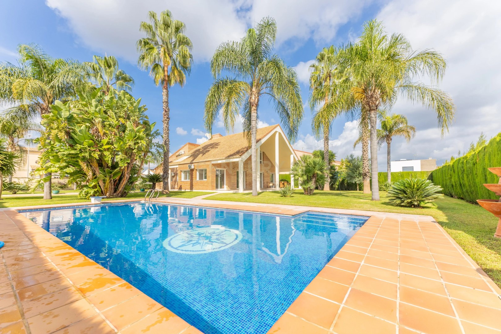 Luxury house for sale Colinas de san antonio