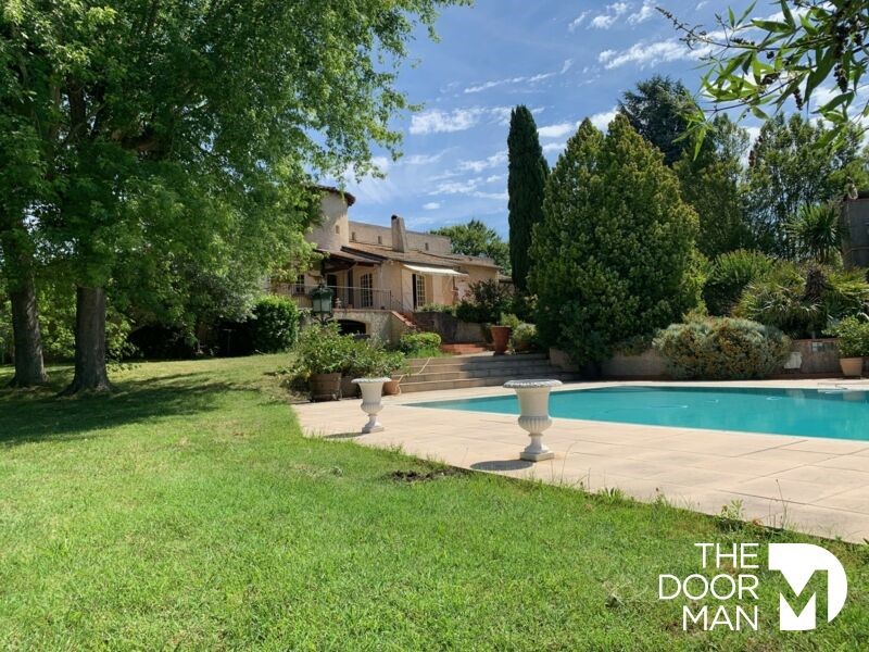 Provençal house for sale in the district Lycee Aragon-Estantens