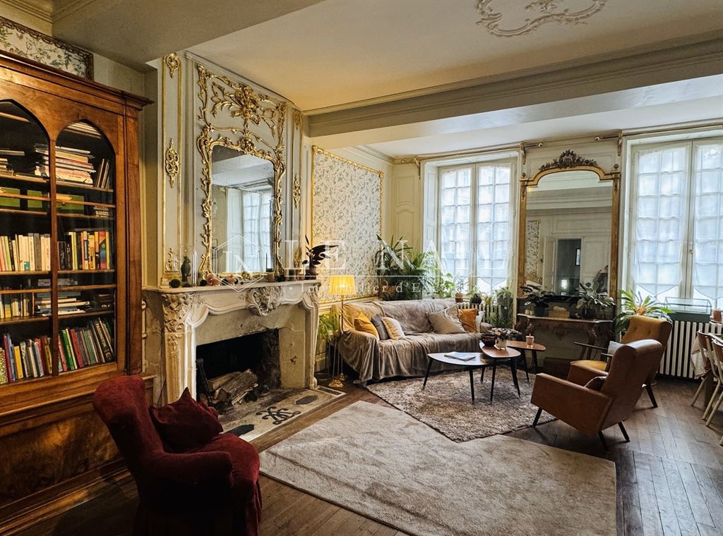 Town house for sale in Poitiers