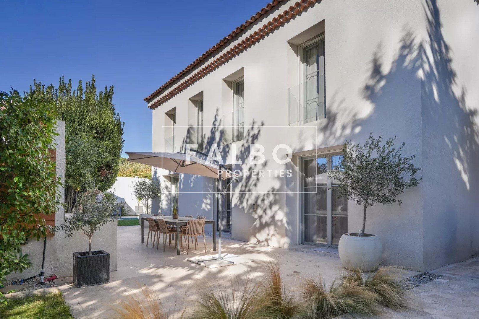 Luxury house for sale in the district Périer