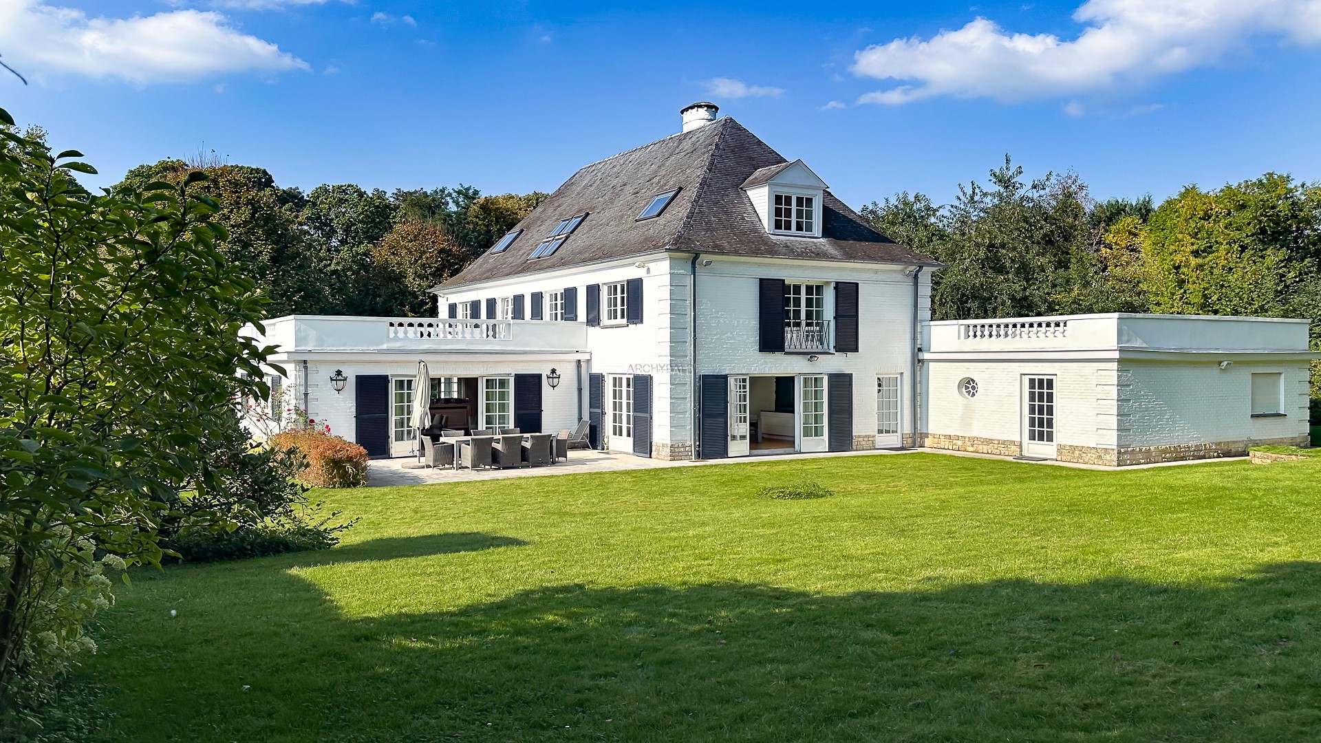 Luxury villa for sale in St-Genesius-Rode