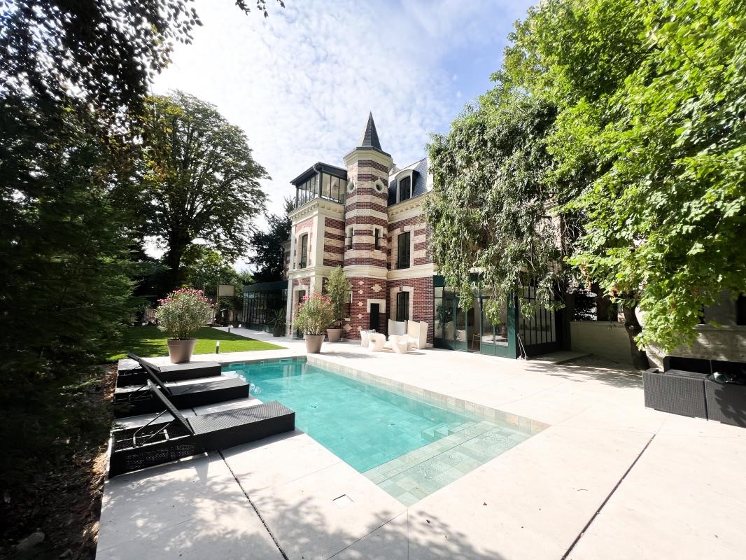Villa di lusso in vendita Reine-Mairie