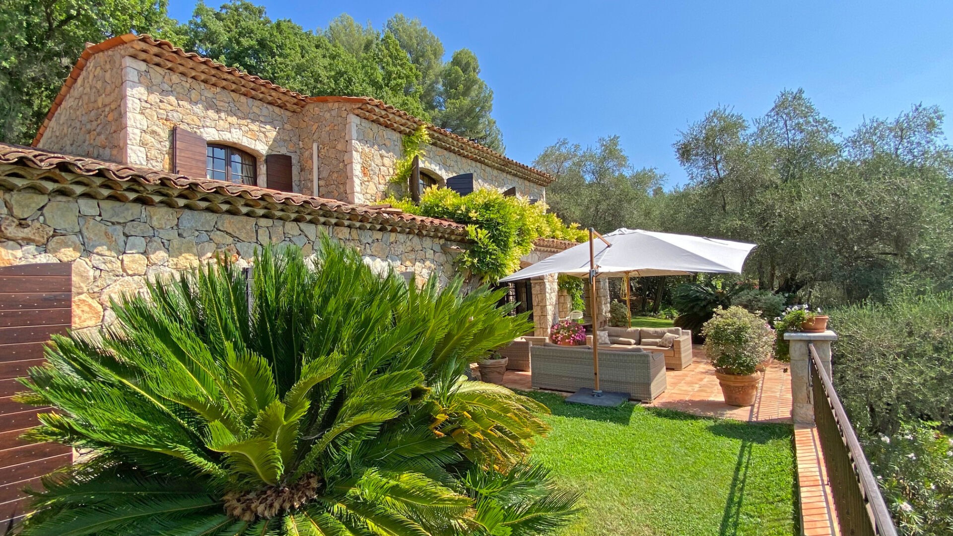 Luxury house for rent in Spéracèdes