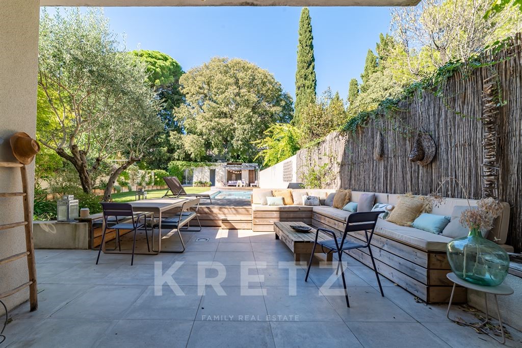 Architect house for sale in the district Centre Historique