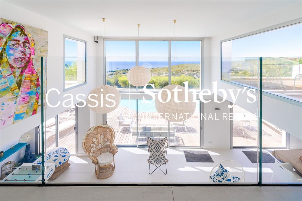 Maison contemporaine à vendre dans le quartier Peripherie