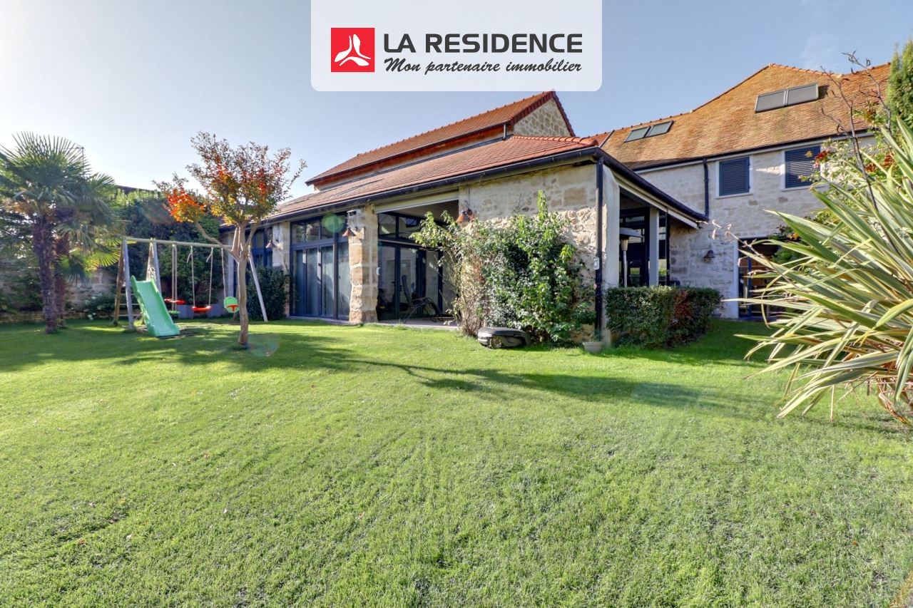 stenen huis te koop in Le Village