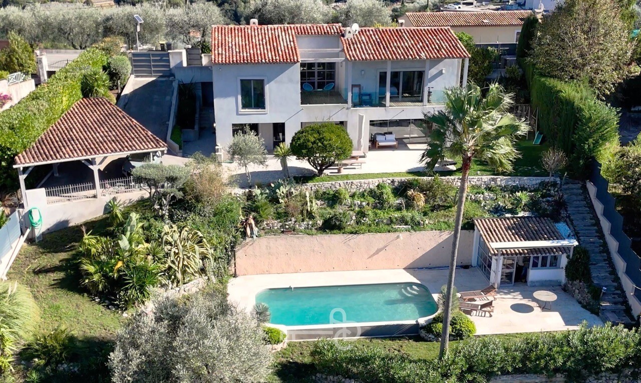 Luxe stadswoning te koop in Crémat-Saint Roman de Bellet