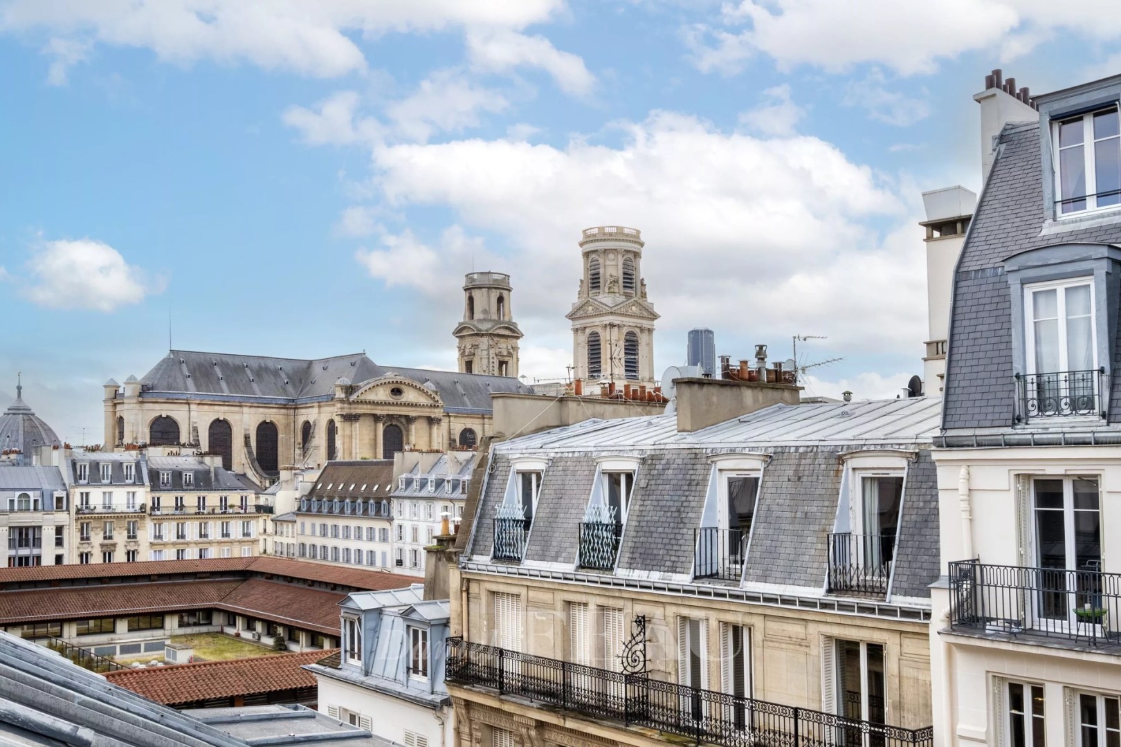 Luxury apartment for sale in the district Odéon
