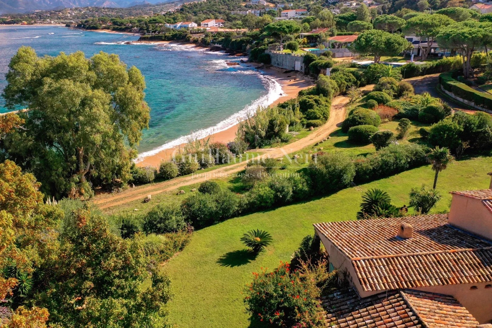 Villa de luxe en location saisonnière à Porticcio