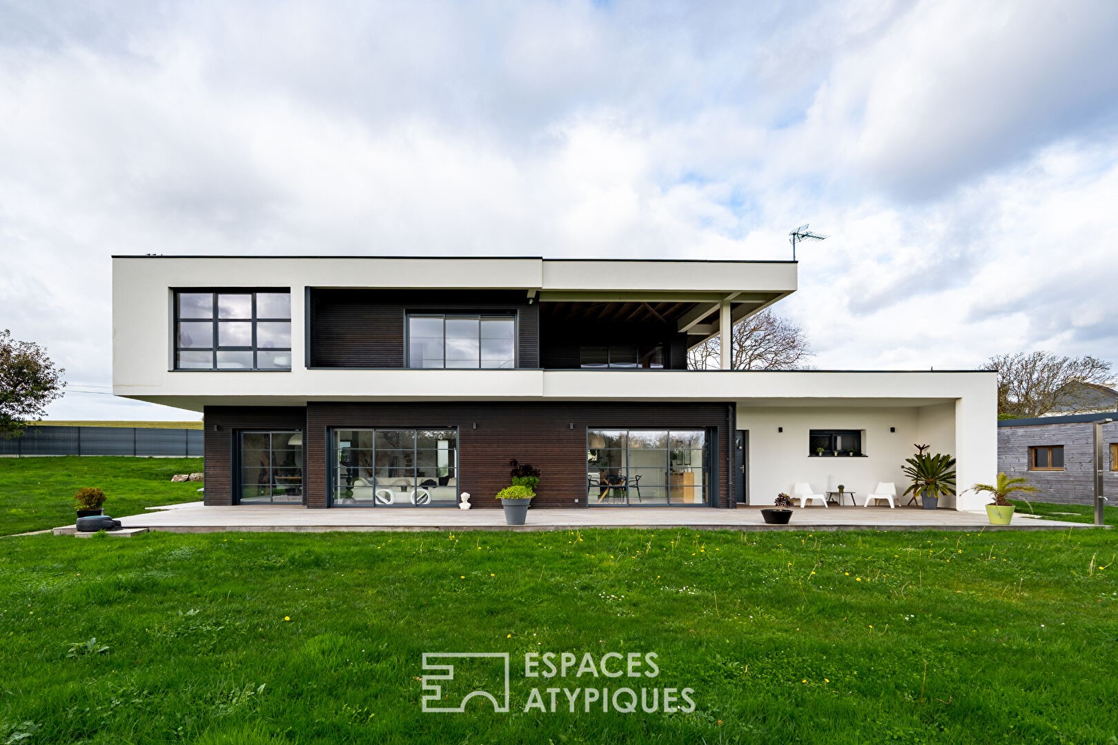 Maison de luxe à vendre à Plomodiern