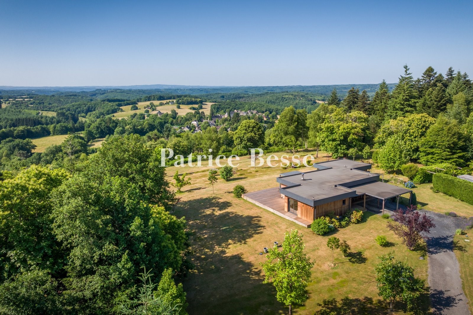 Architect house for sale in Ussel