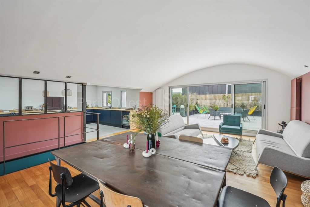 Maison de luxe à vendre dans le quartier Agent Sarre-Centre-Les Vallées-La Garenne