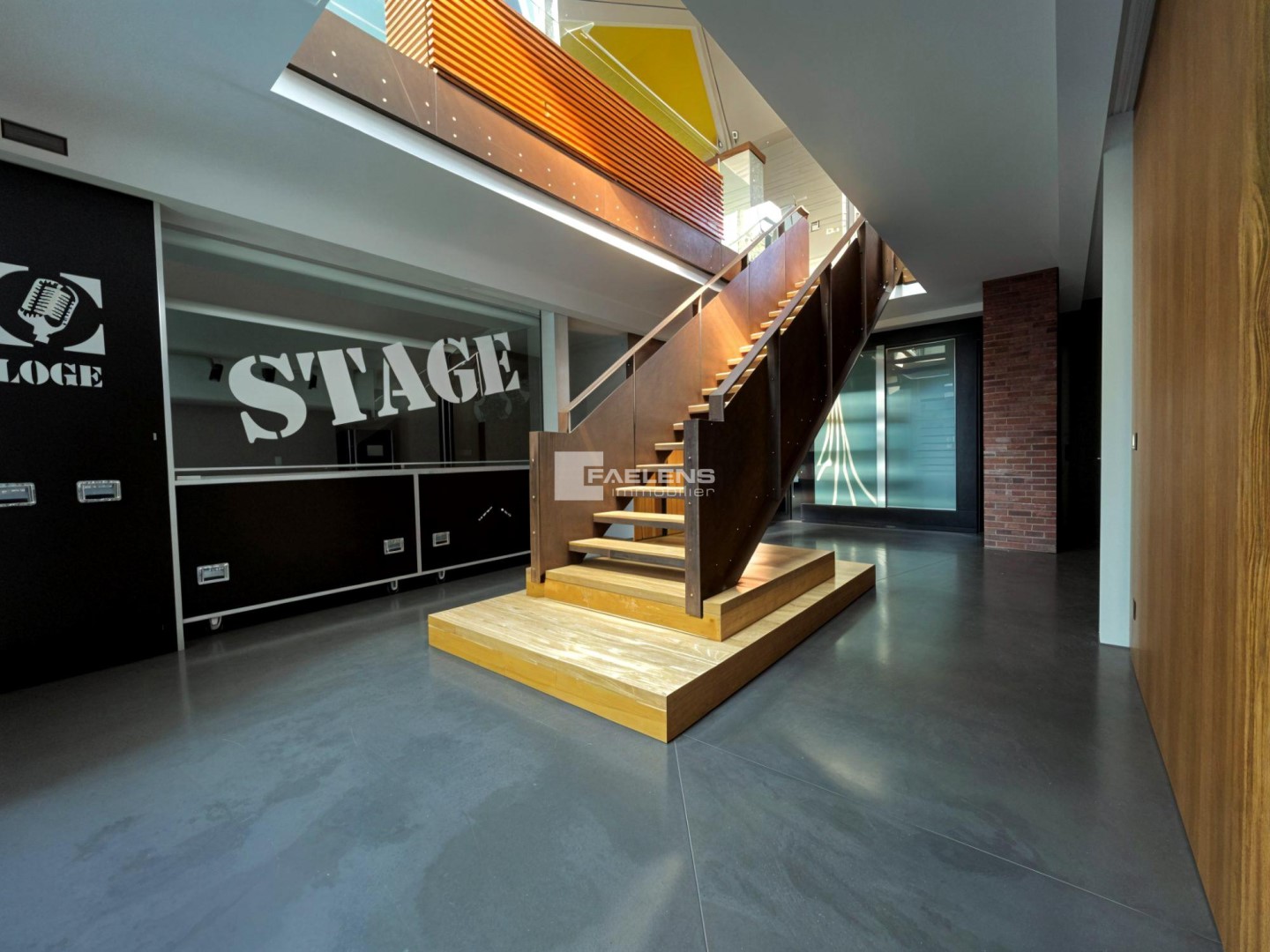 Maison 5 pièces 435 m²