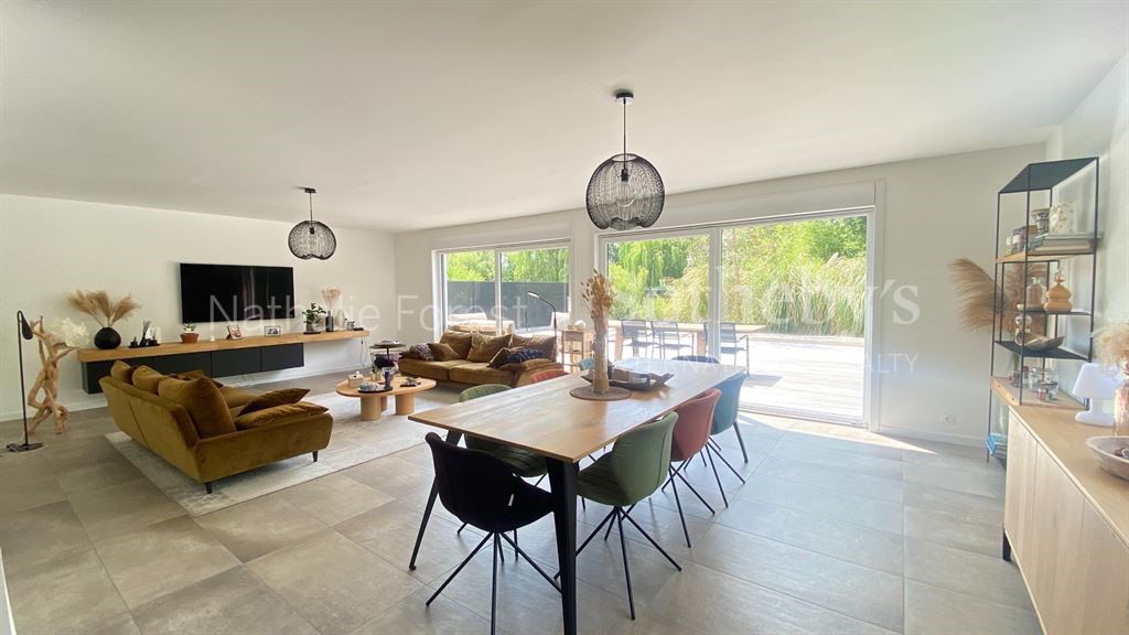 Luxury house for sale in Pérenchies