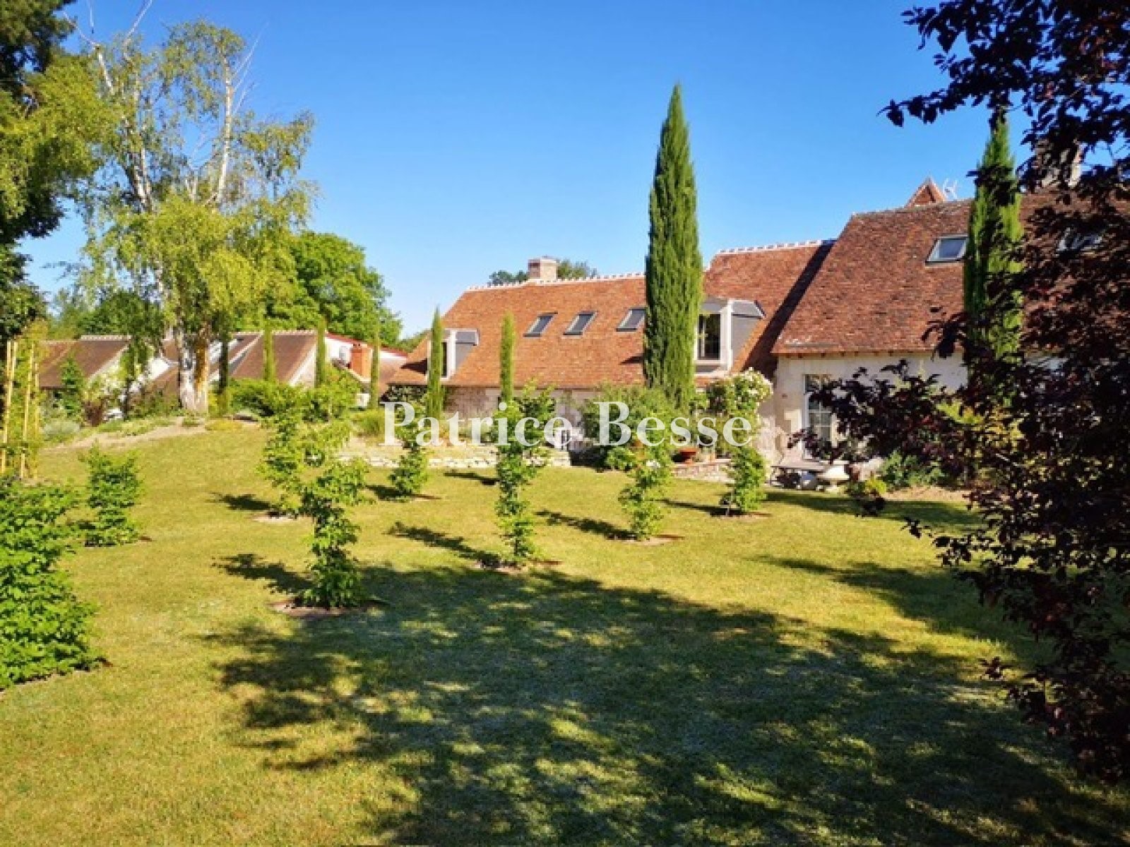 Old house for sale in Selles-sur-Cher
