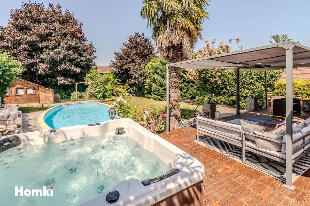 Luxury house for sale in Brenthonne