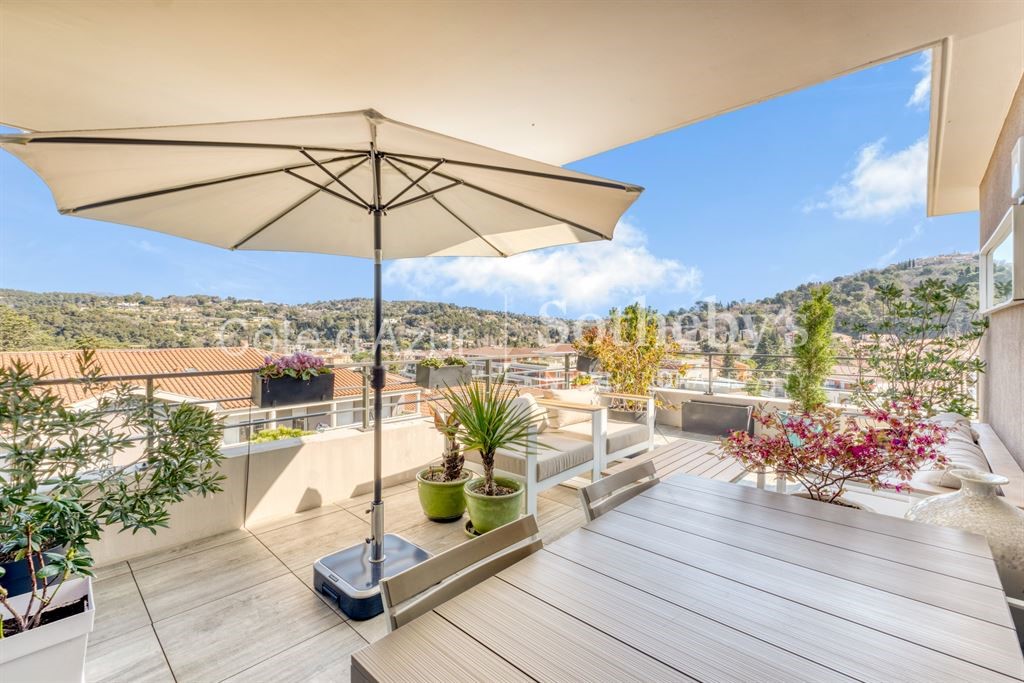 Luxury apartment for sale in the district Village-Le Val-Cabrieres