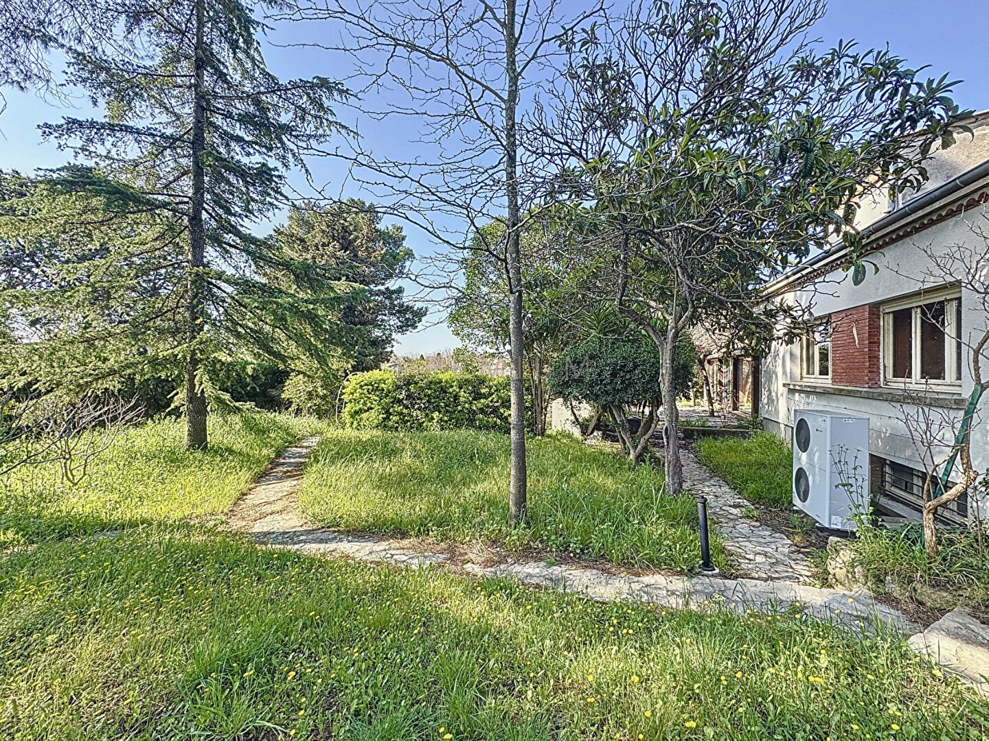 Luxury villa for sale in the district Village