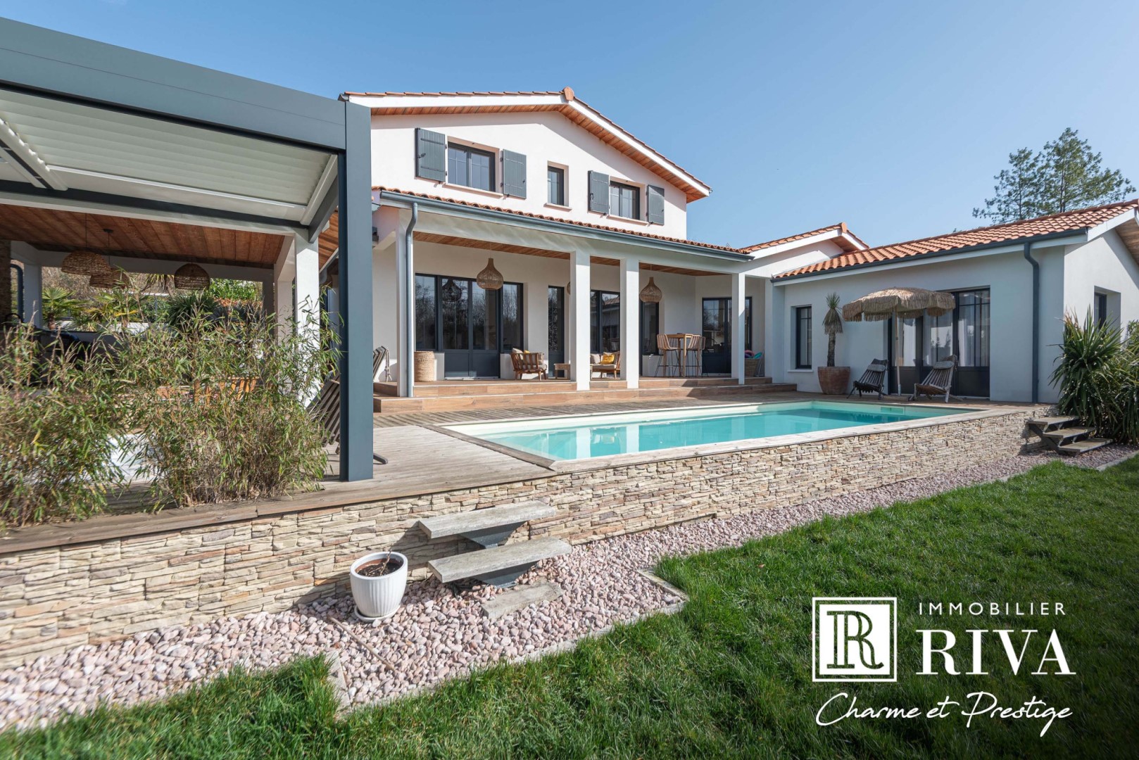 Luxury house for sale in Latresne