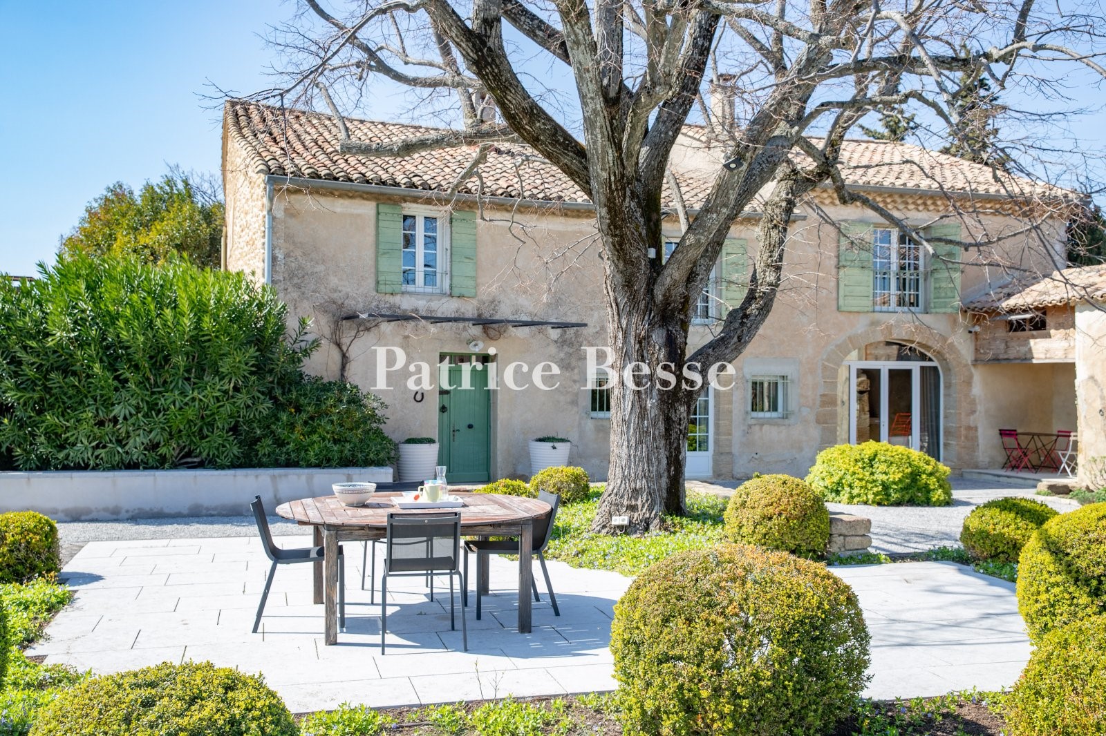Old house for sale in Sainte-Cécile-les-Vignes