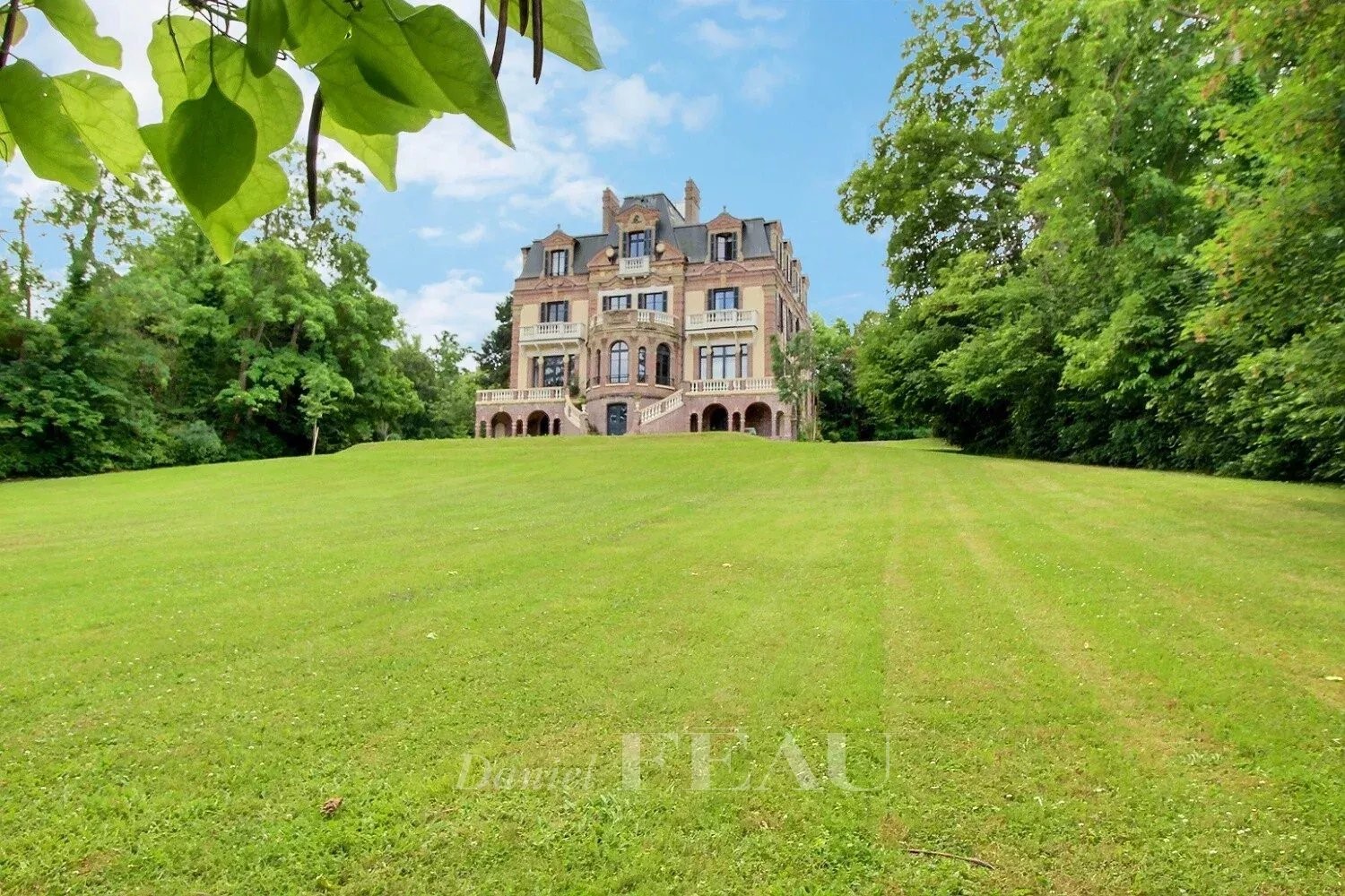 Manor house for sale in Villers-sur-Mer