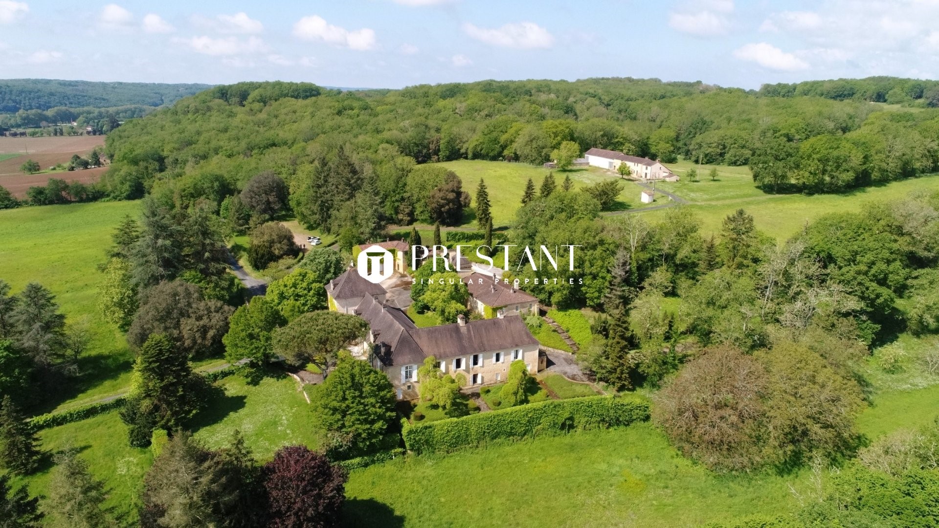 Manor house for sale in Trémolat