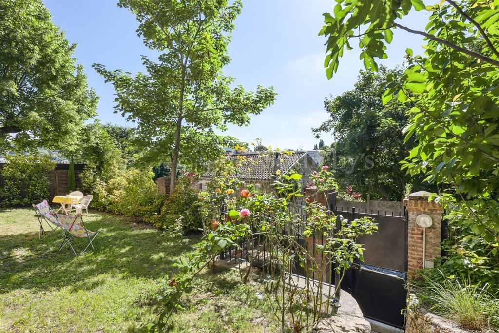 Maison de luxe à vendre dans le quartier Brancas-Fontenelles-Beauregard