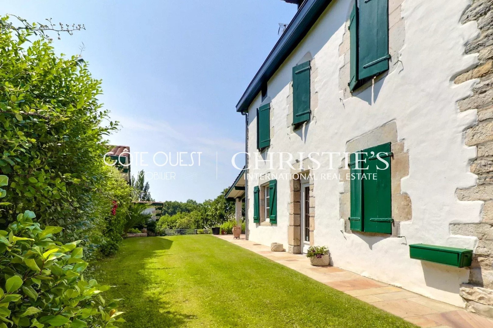 Luxury house for sale in Mouguerre