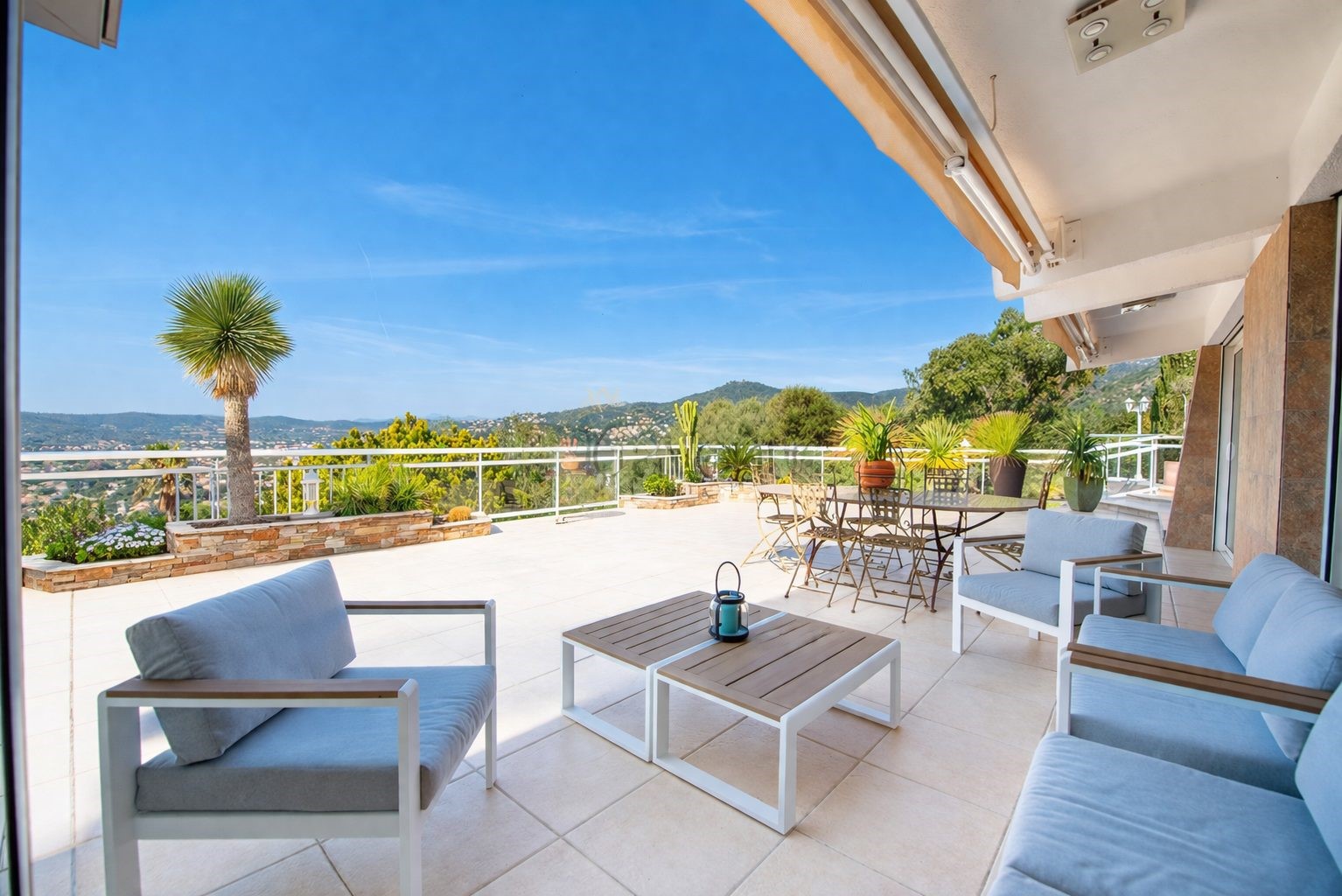 Luxe stadswoning te koop in Les Calanques